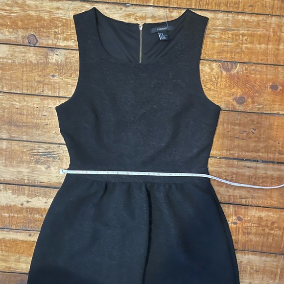 Size M Forever 21 Black Dress - Never worn - Picture 5 of 7